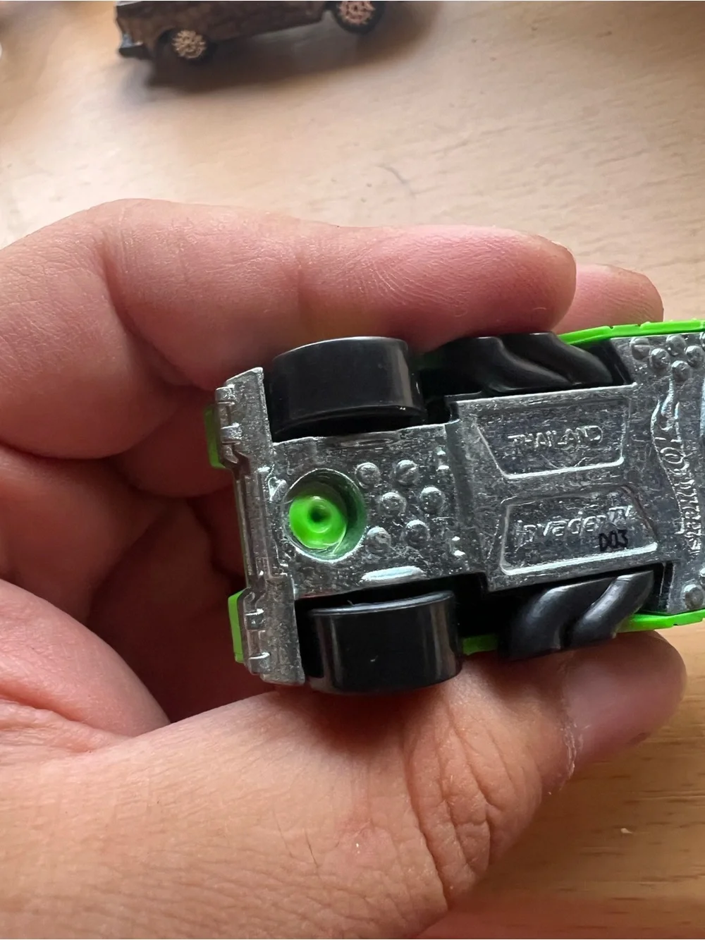 2011 HOT WHEELS INVADER VICTORY UPRISING GREEN 1:64 DIECAST 3 1/4